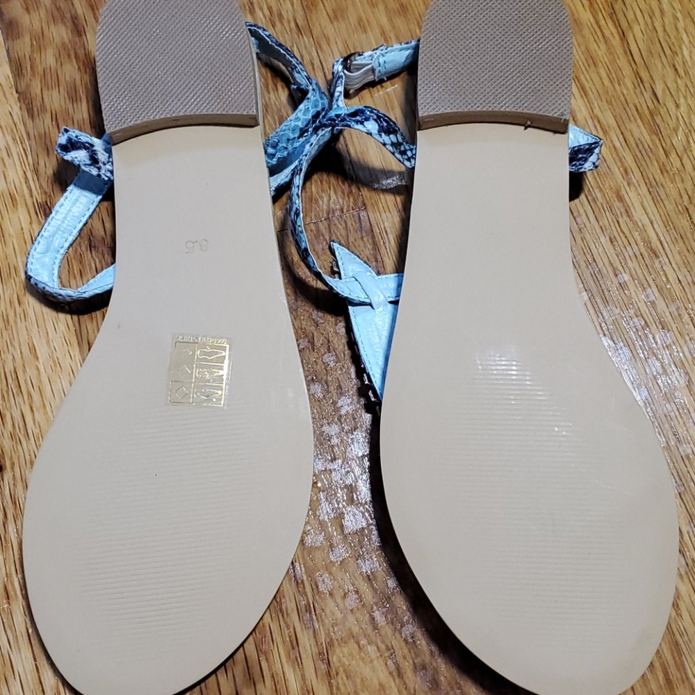 Sandals - Picture 2 of 8